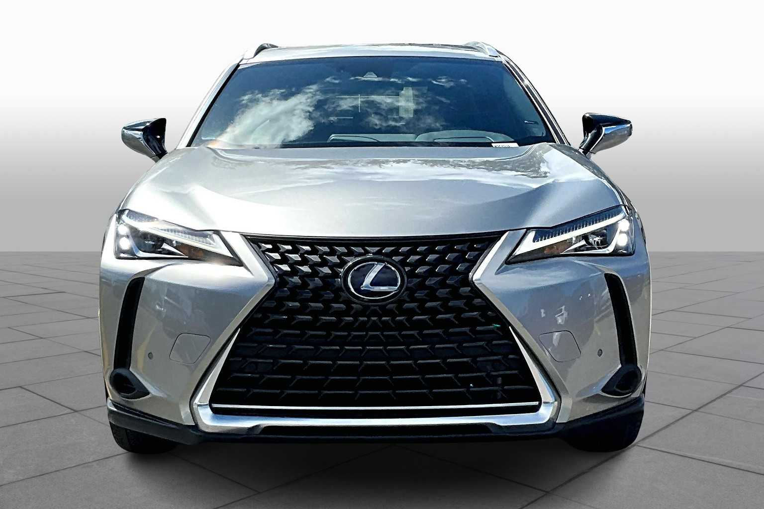 2021 Lexus UX 250h photo 3