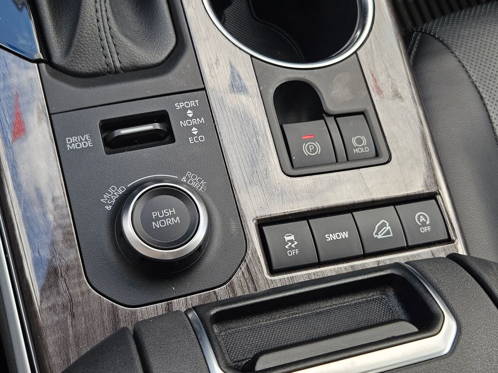 2021 Toyota Highlander Limited photo 24