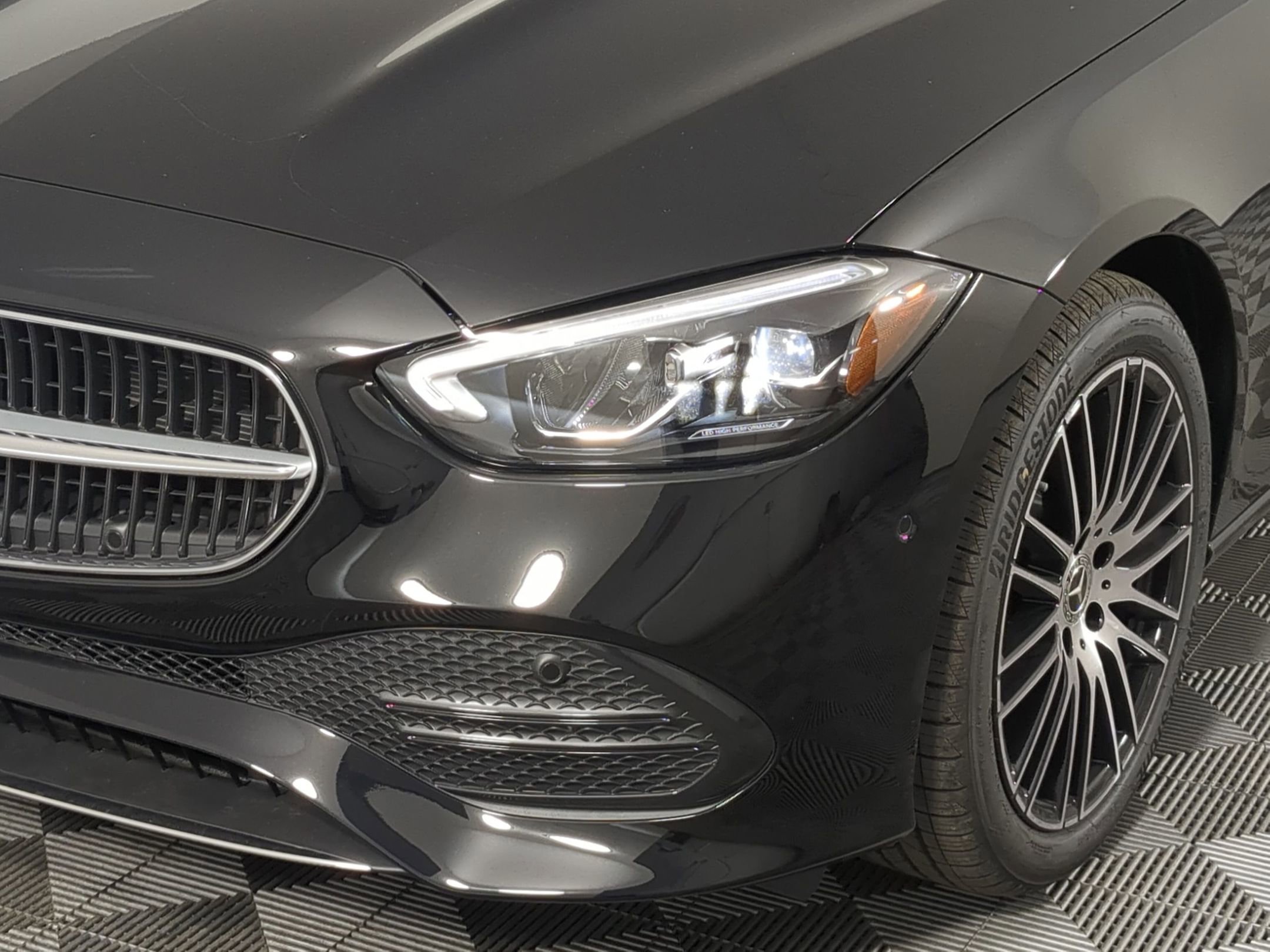 2025 Mercedes Benz C 300 4MATIC photo 3