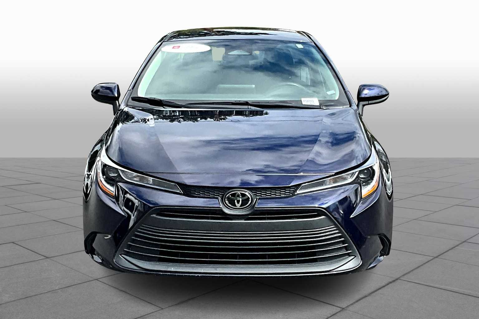 2024 Toyota Corolla LE photo 3