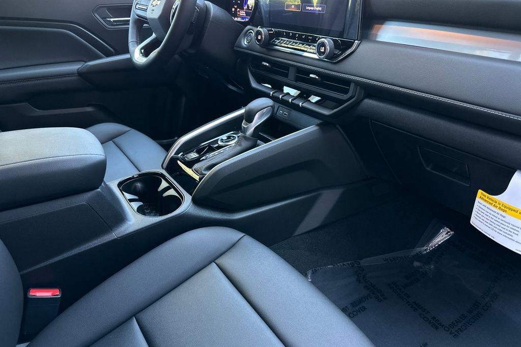 2025 Chevrolet Colorado Work Truck LT photo 17