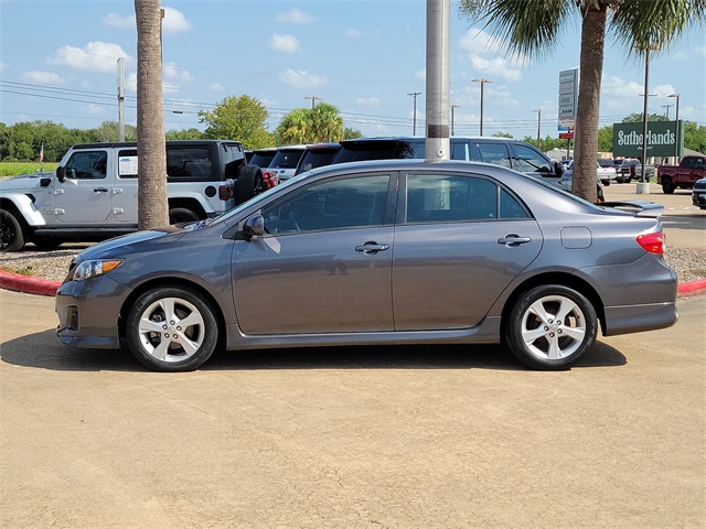 2013 Toyota Corolla S photo 4