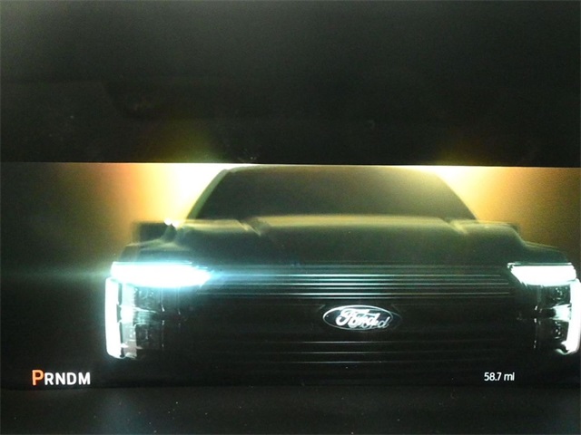 2025 Ford F-150 XLT photo 8