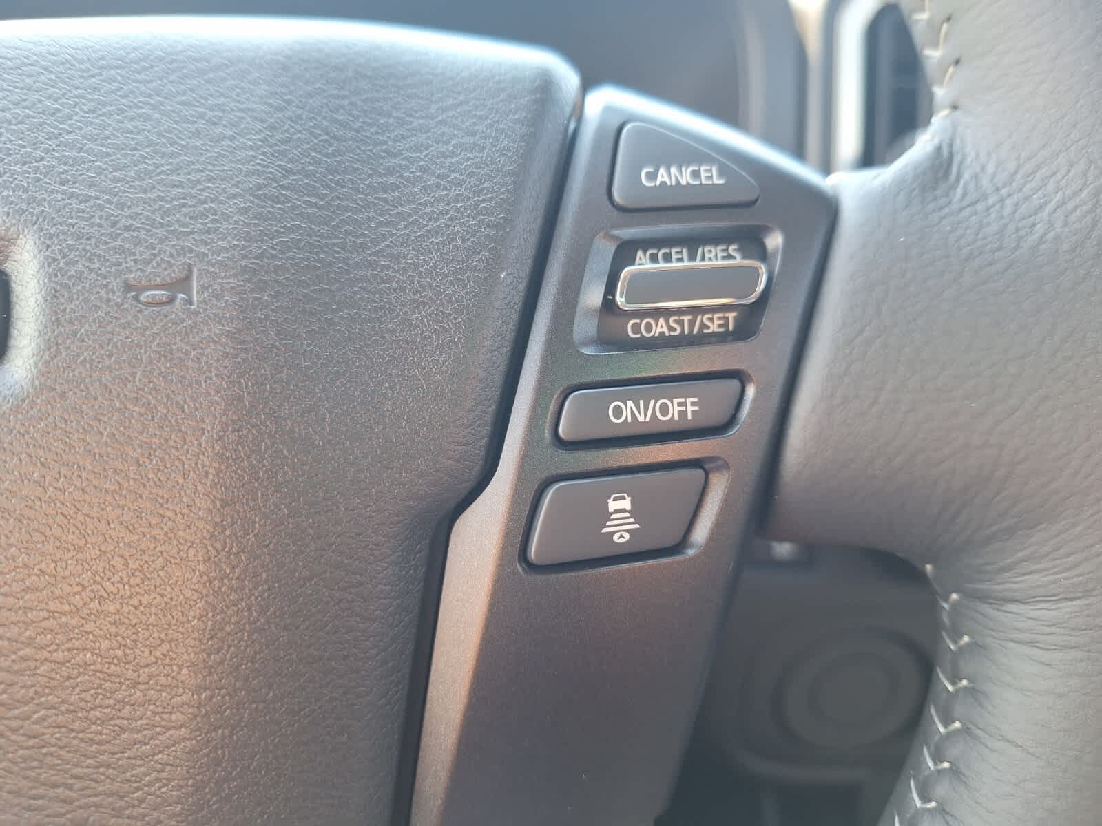 2025 Nissan Frontier Crew Cab SV photo 14