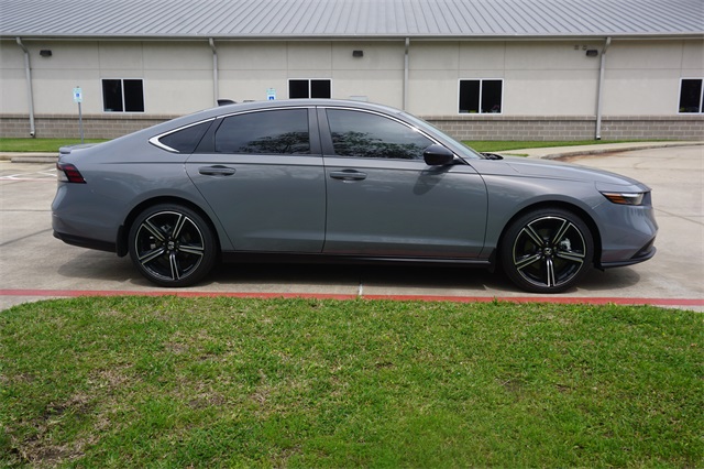 2025 Honda Accord Hybrid Sport photo 3