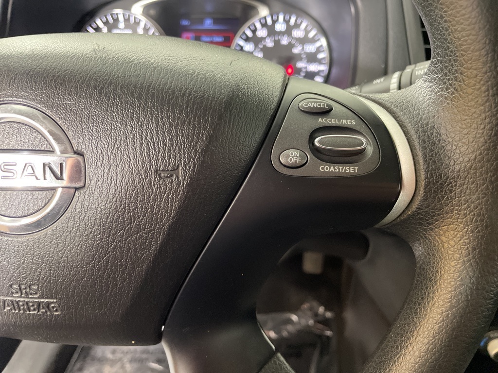 2020 Nissan Pathfinder S photo 19