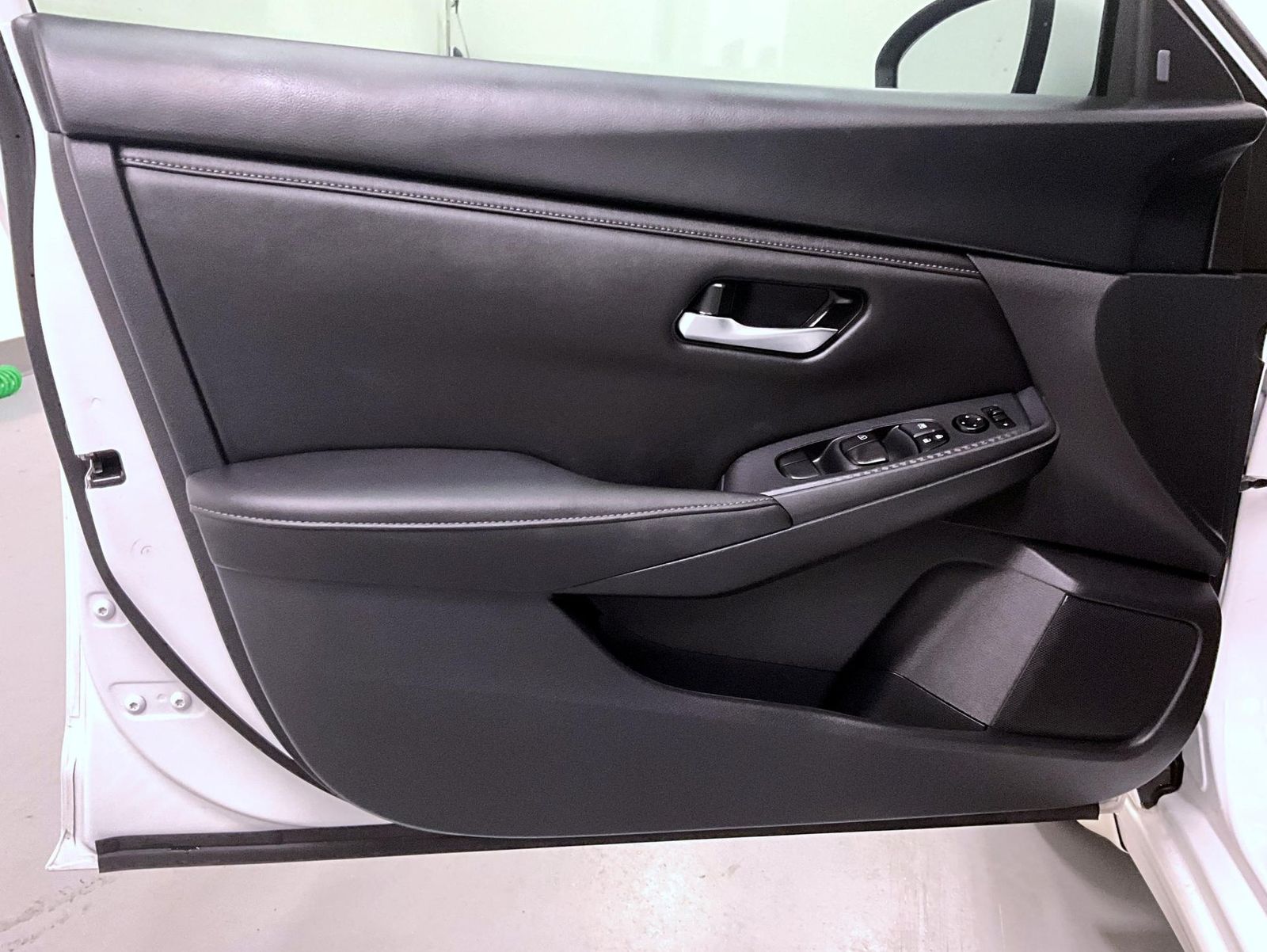2023 Nissan Sentra SV photo 9