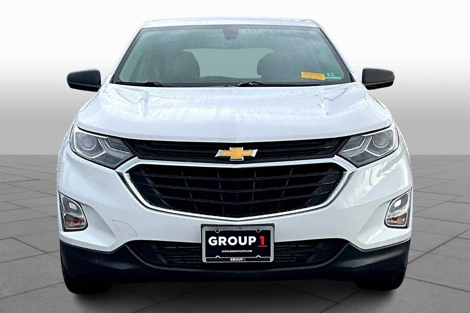 2019 Chevrolet Equinox LS photo 3