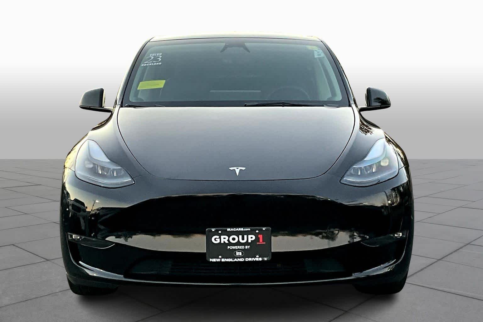 2023 Tesla Model Y photo 3