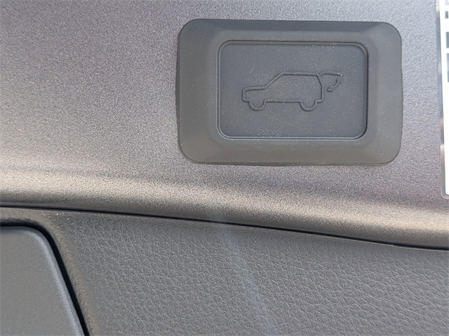 2025 Toyota RAV4 Hybrid XSE photo 13