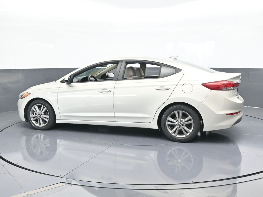 2017 Hyundai Elantra SE photo 3
