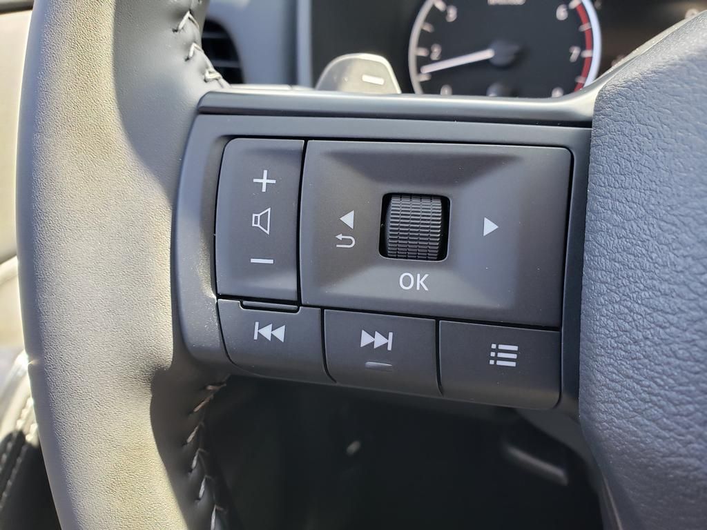 2026 Nissan Rogue SV photo 9