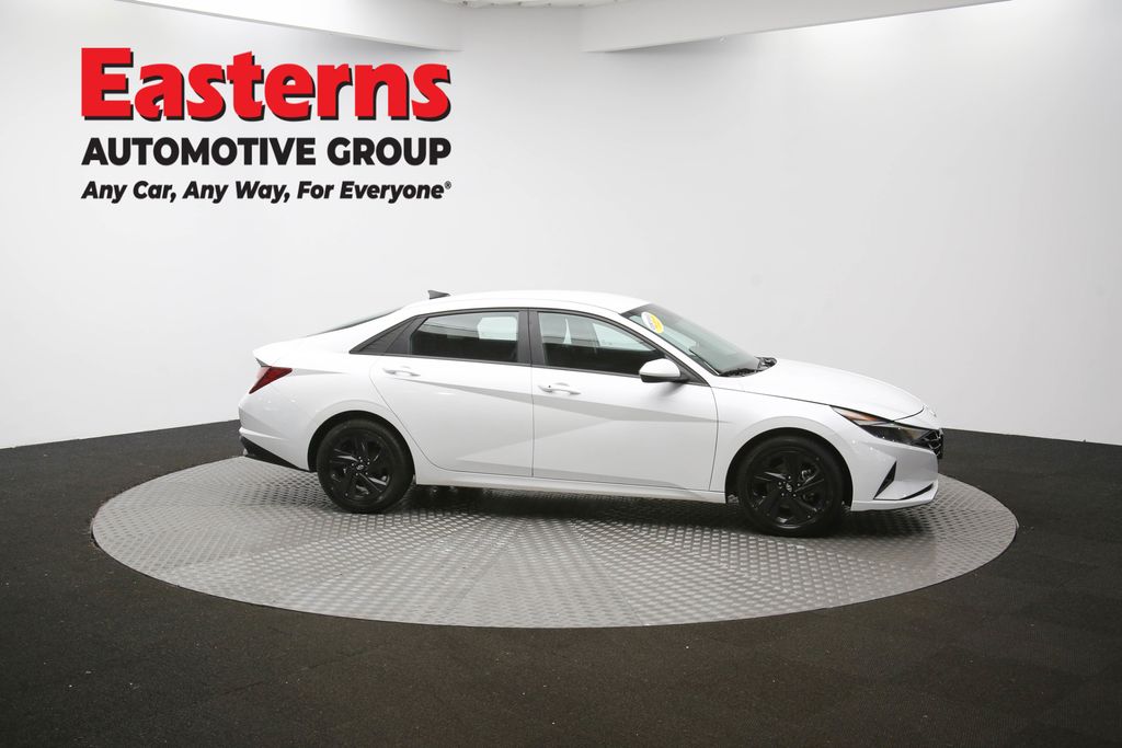 2022 Hyundai Elantra SEL Convenience photo 36