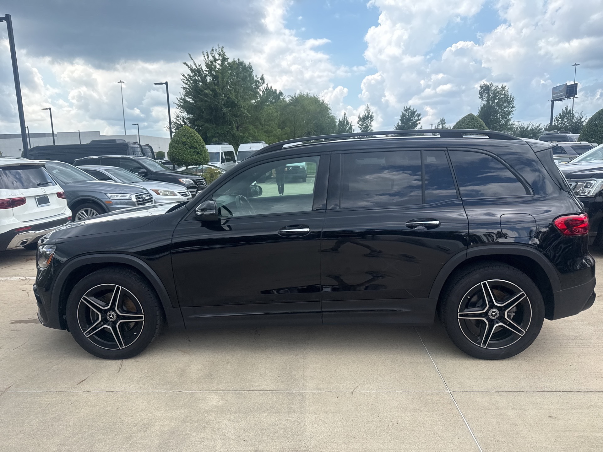 2024 Mercedes Benz GLB 250 photo 7