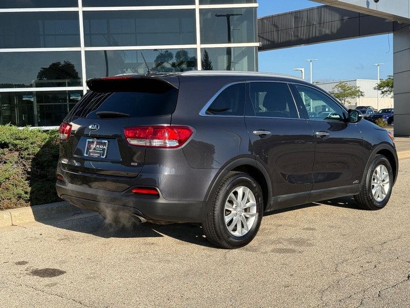 2017 Kia Sorento LX photo 3