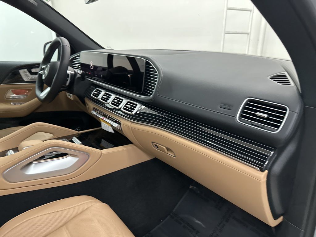 2026 Mercedes Benz GLS 580 4MATIC photo 25
