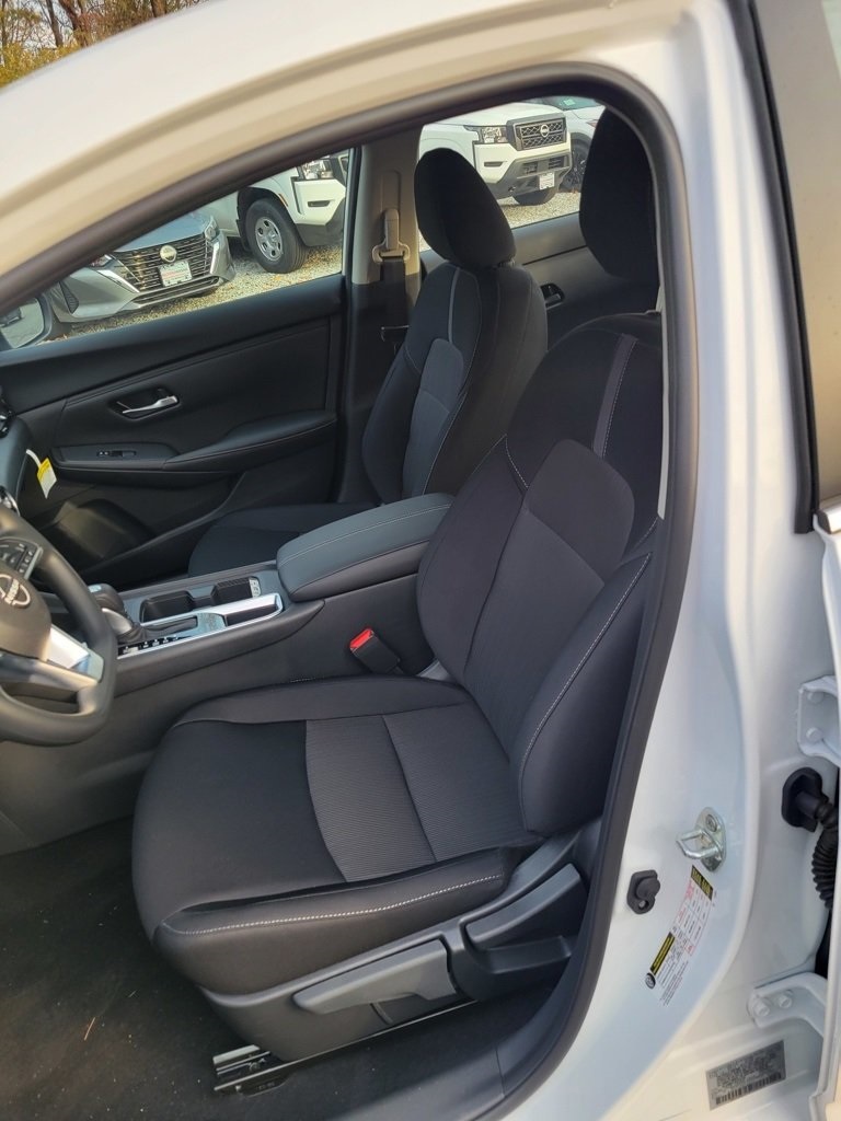 2025 Nissan Sentra SV photo 23