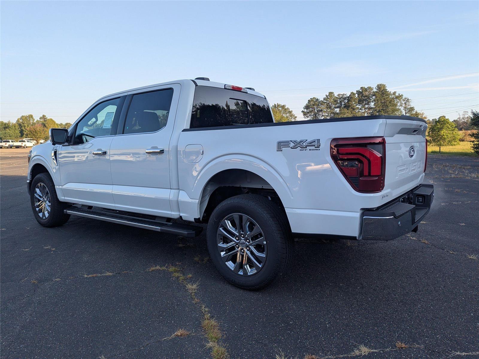 2025 Ford F-150 Lariat photo 3