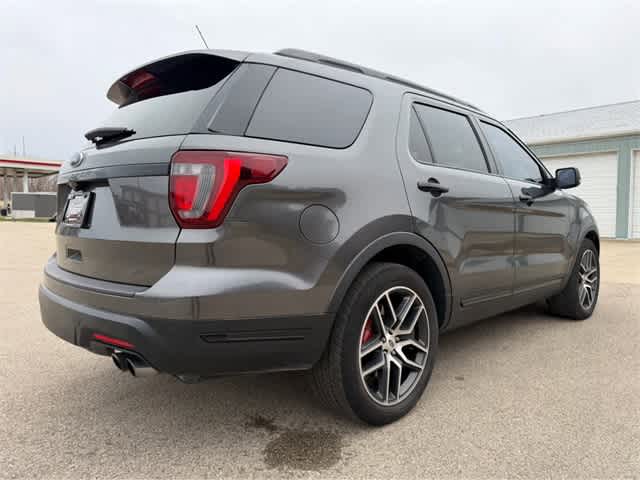 2019 Ford Explorer Sport photo 2