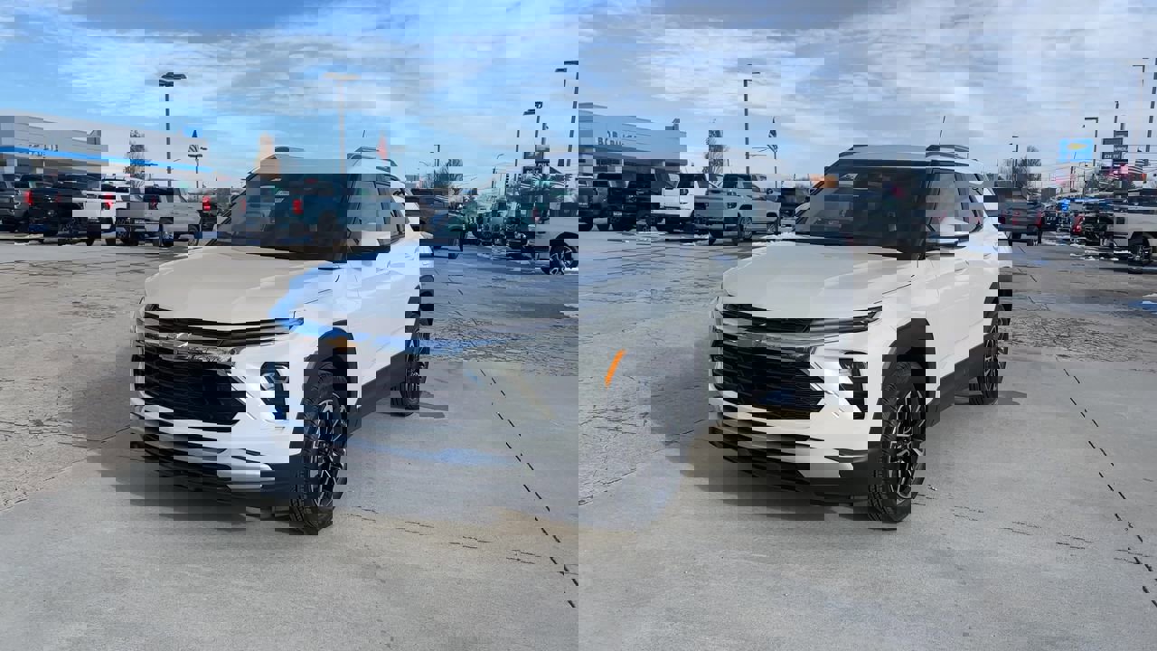 2026 Chevrolet Trailblazer LT photo 2