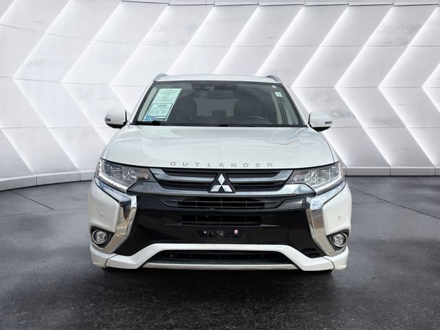 2018 Mitsubishi Outlander PHEV GT photo 2