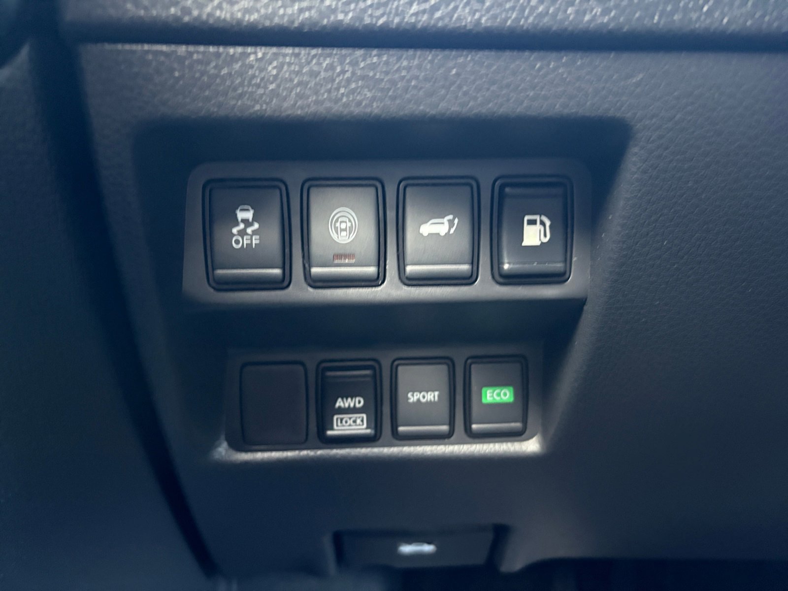 2020 Nissan Rogue SV photo 14