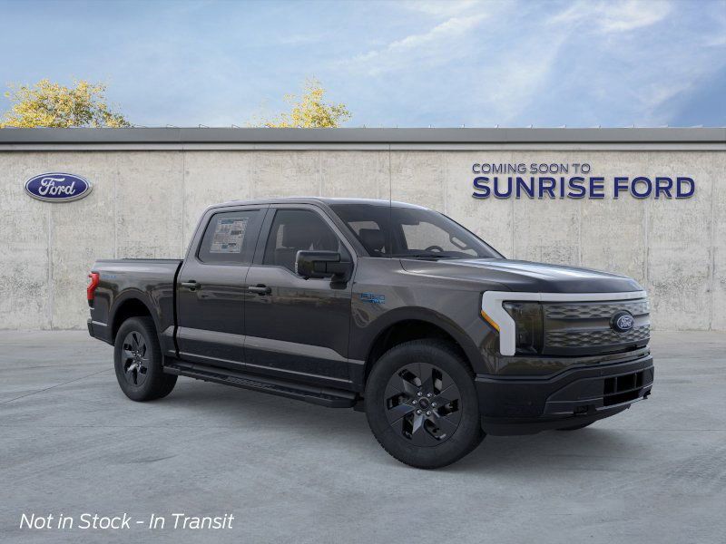 2025 Ford F-150 Lightning Lariat photo 2