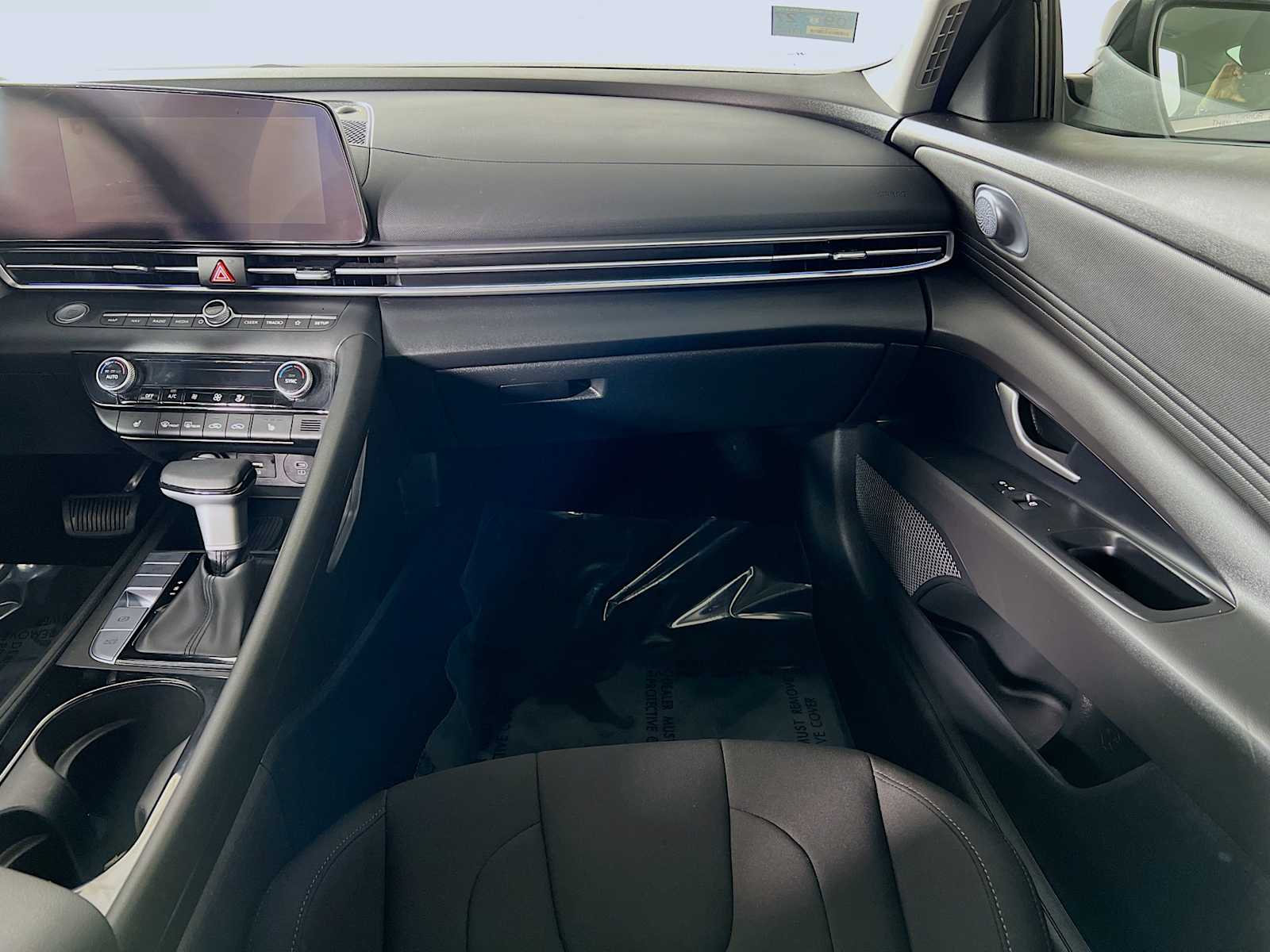 2024 Hyundai Elantra SEL Convenience photo 24