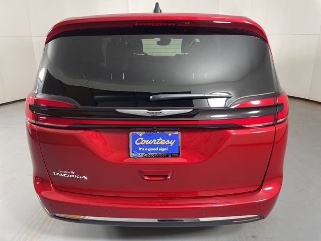 2026 Chrysler Pacifica photo 7