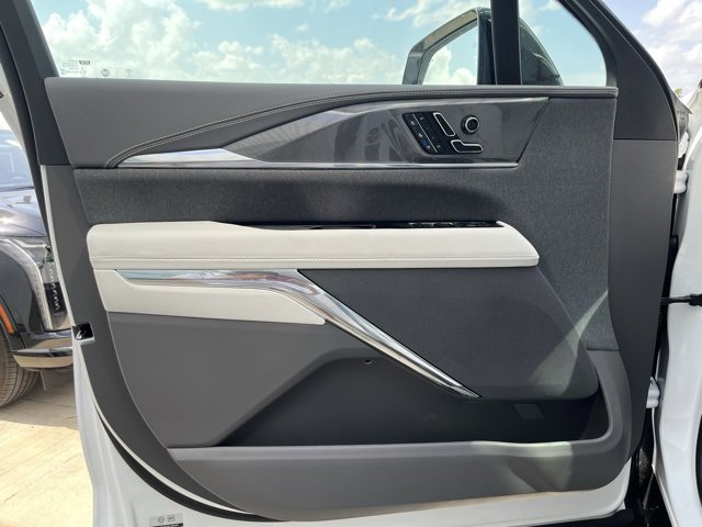 2025 Cadillac Escalade IQ photo 10