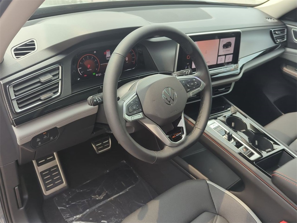 2025 Volkswagen Atlas Peak Edition SE photo 9
