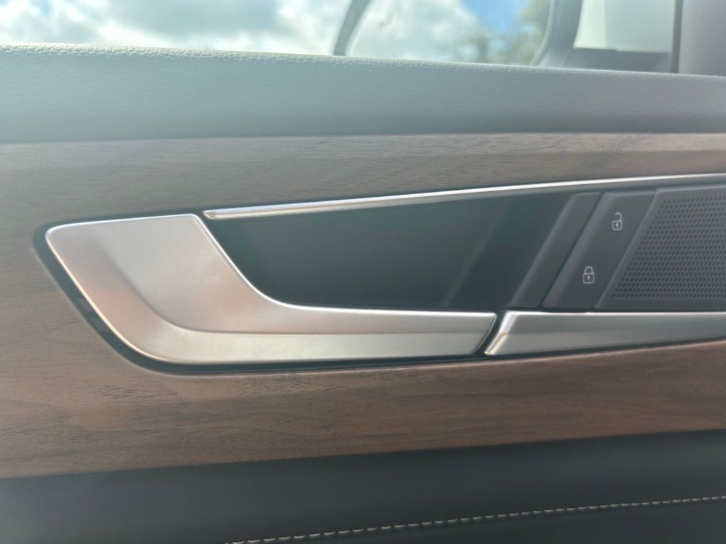 2026 Volkswagen Atlas SE Technology photo 44