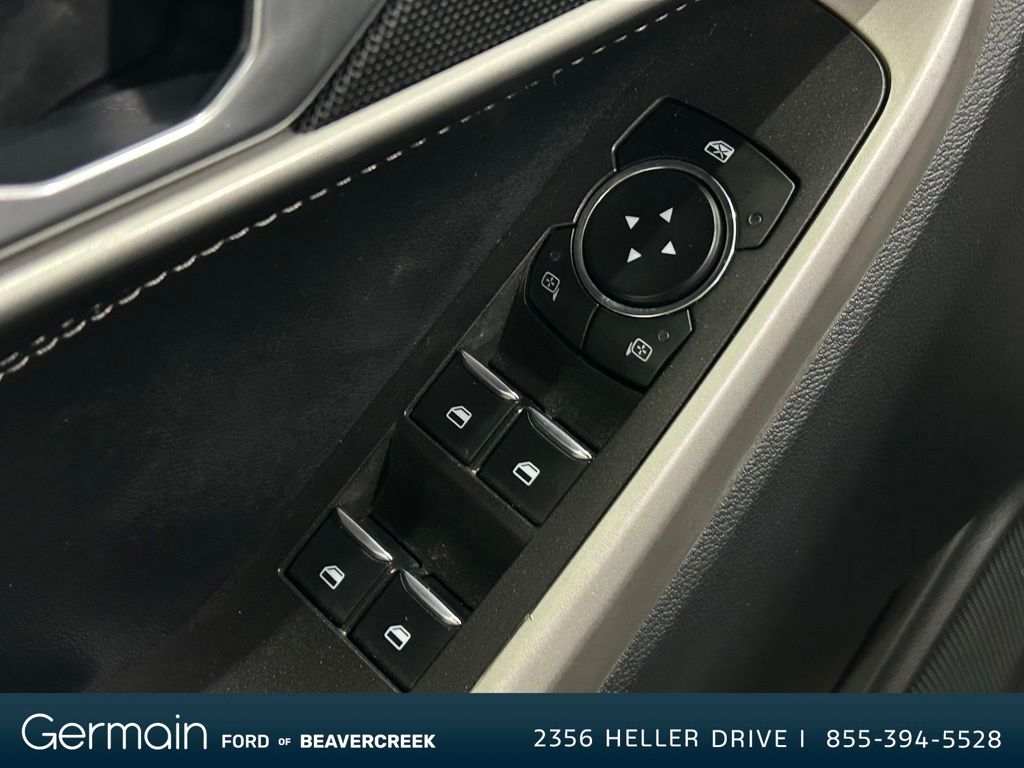 2023 Ford Explorer XLT photo 14