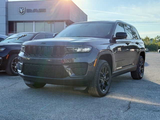 2025 Jeep Grand Cherokee Altitude X photo 2