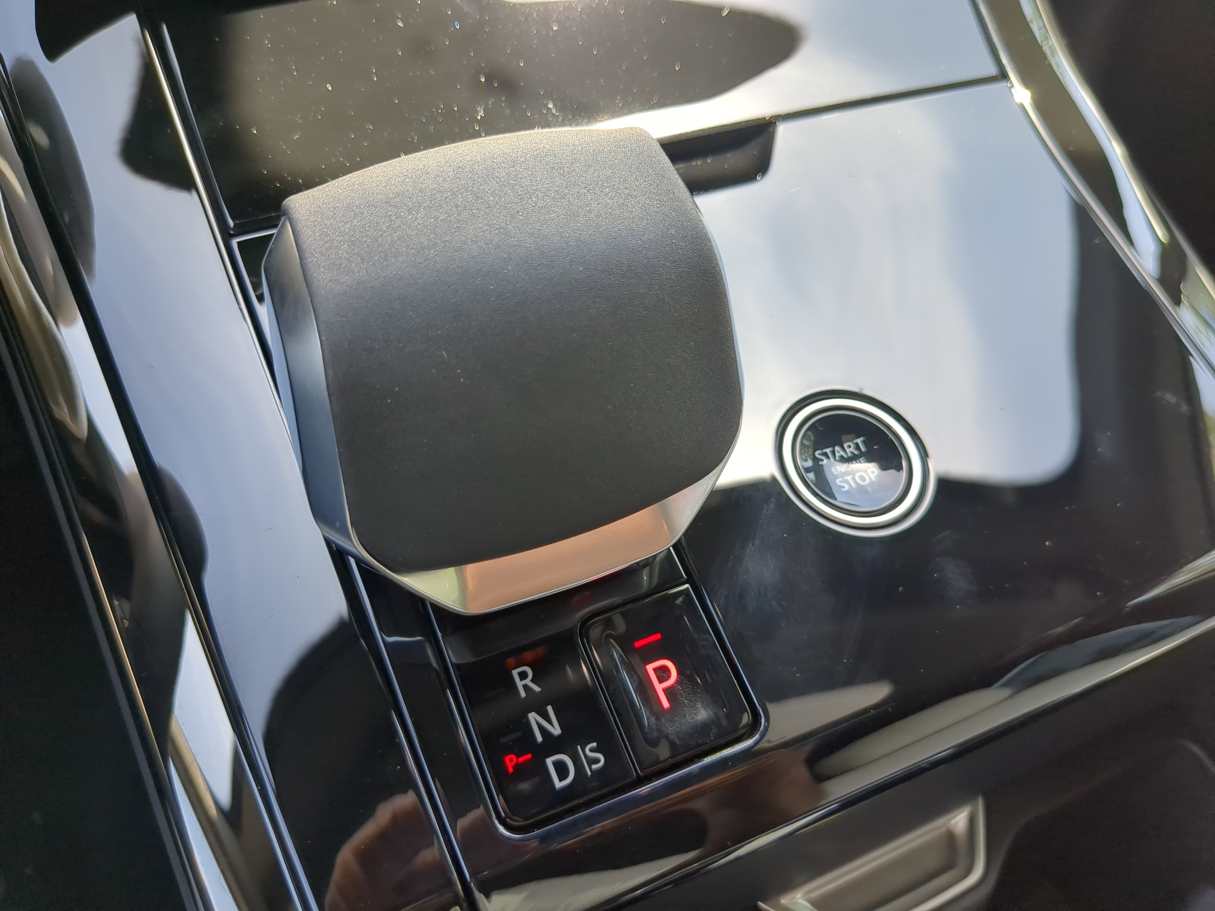 2025 Land Rover Range Rover Sport SE photo 15