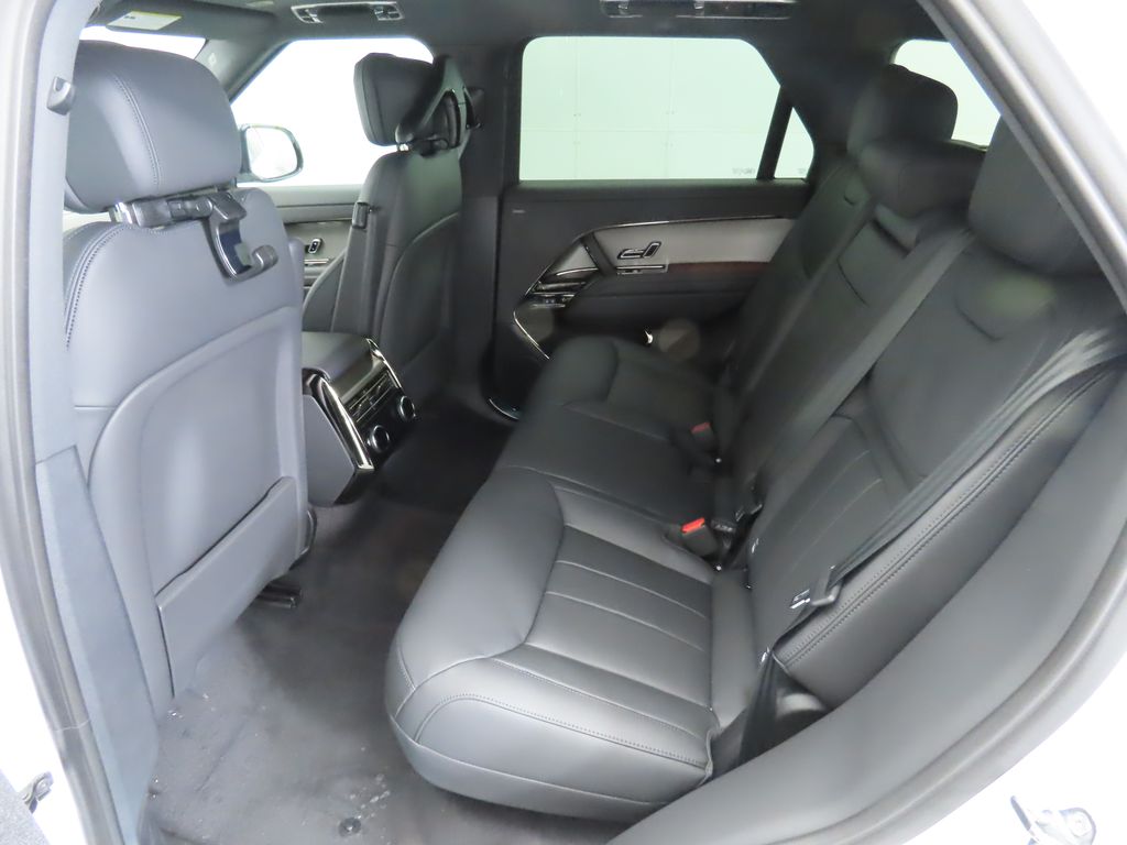 2025 Land Rover Range Rover Sport SE photo 20