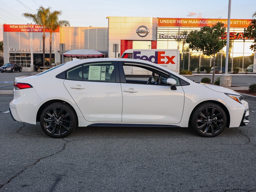 2023 Toyota Corolla SE photo 2