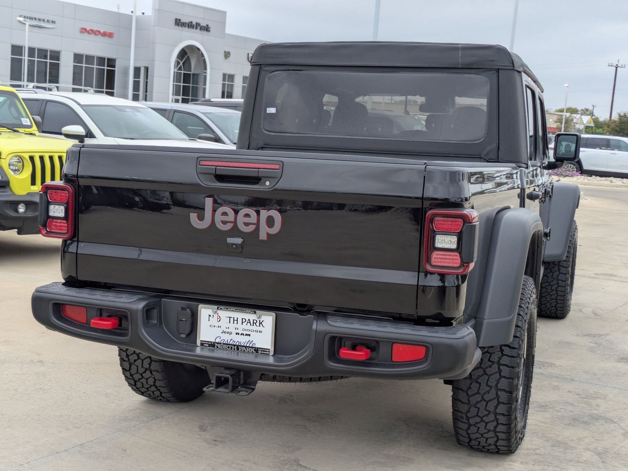2025 Jeep Gladiator Rubicon photo 3