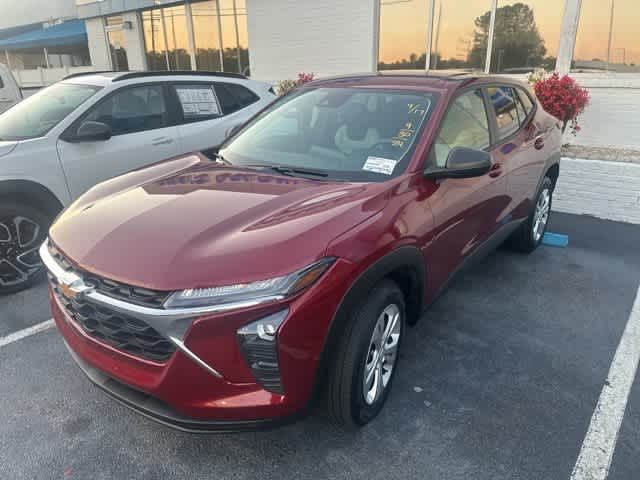 2024 Chevrolet Trax LS photo 3
