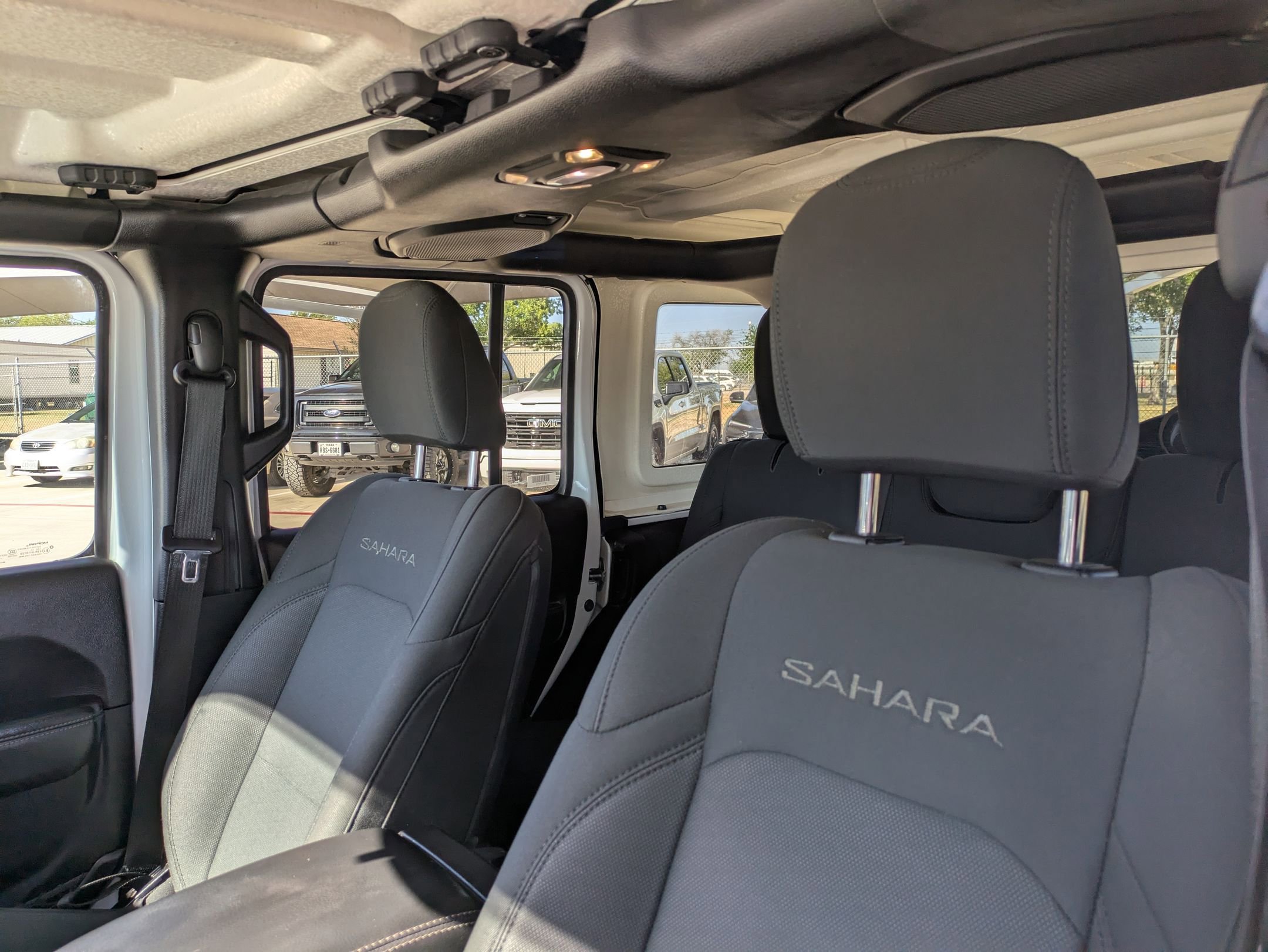 2019 Jeep Wrangler Unlimited Sahara photo 13