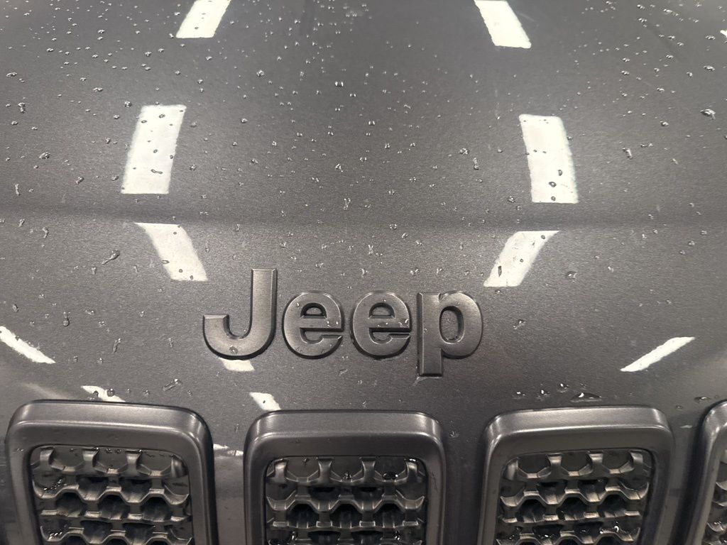 2020 Jeep Cherokee Limited photo 2