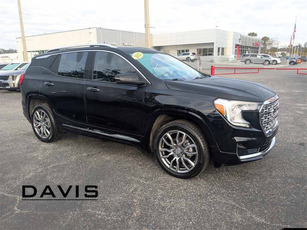 2023 GMC Terrain Denali's photo