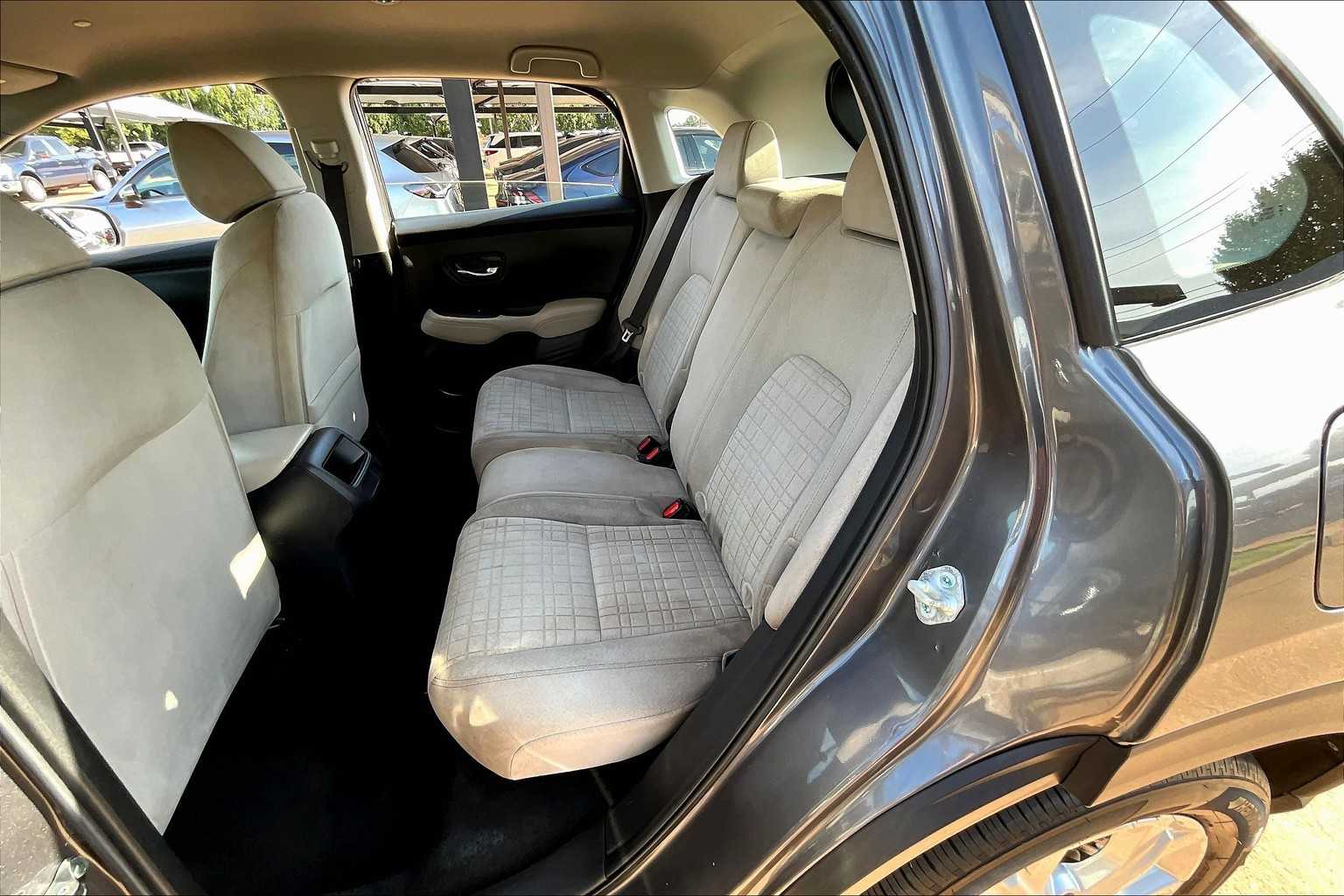 2024 Honda HR-V LX photo 17