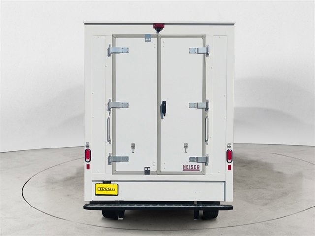 2024 Chevrolet Express Cutaway 3500 photo 4