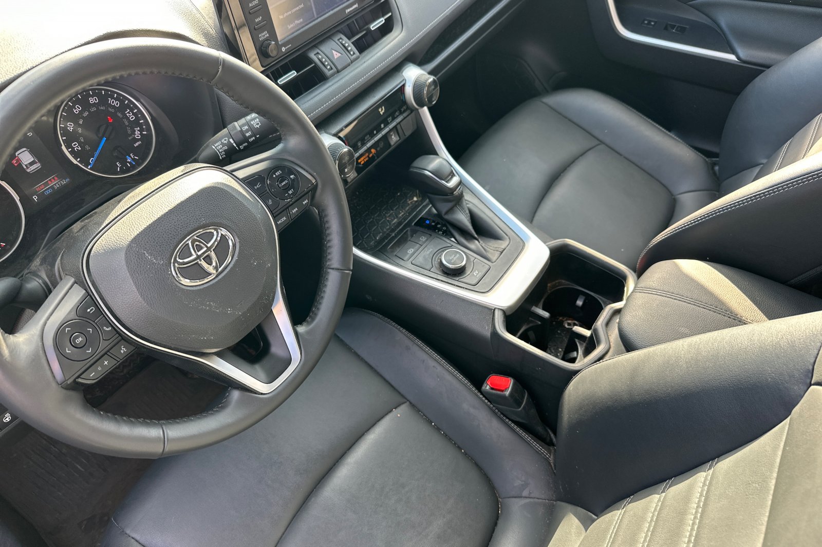2022 Toyota RAV4 Hybrid XLE Premium photo 4
