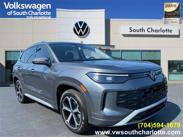 2025 Volkswagen Tiguan SE's photo