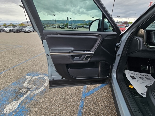 2023 Rivian R1S Adventure photo 12