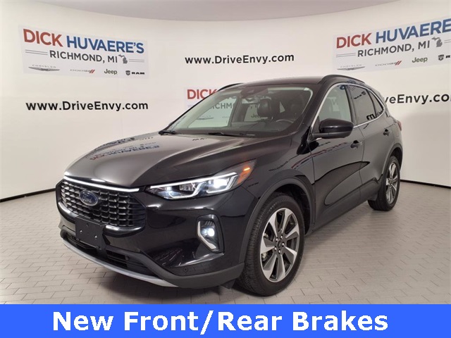 2023 Ford Escape Platinum's photo