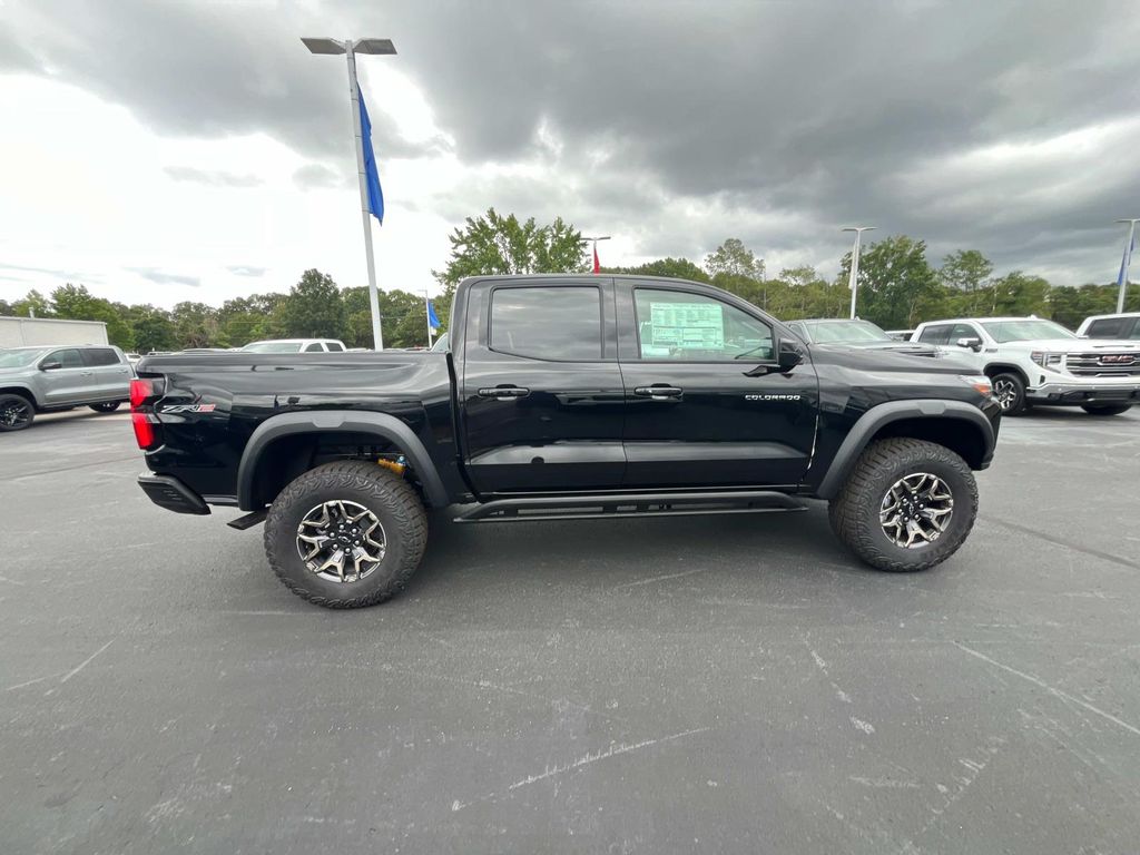 2025 Chevrolet Colorado ZR2 photo 8