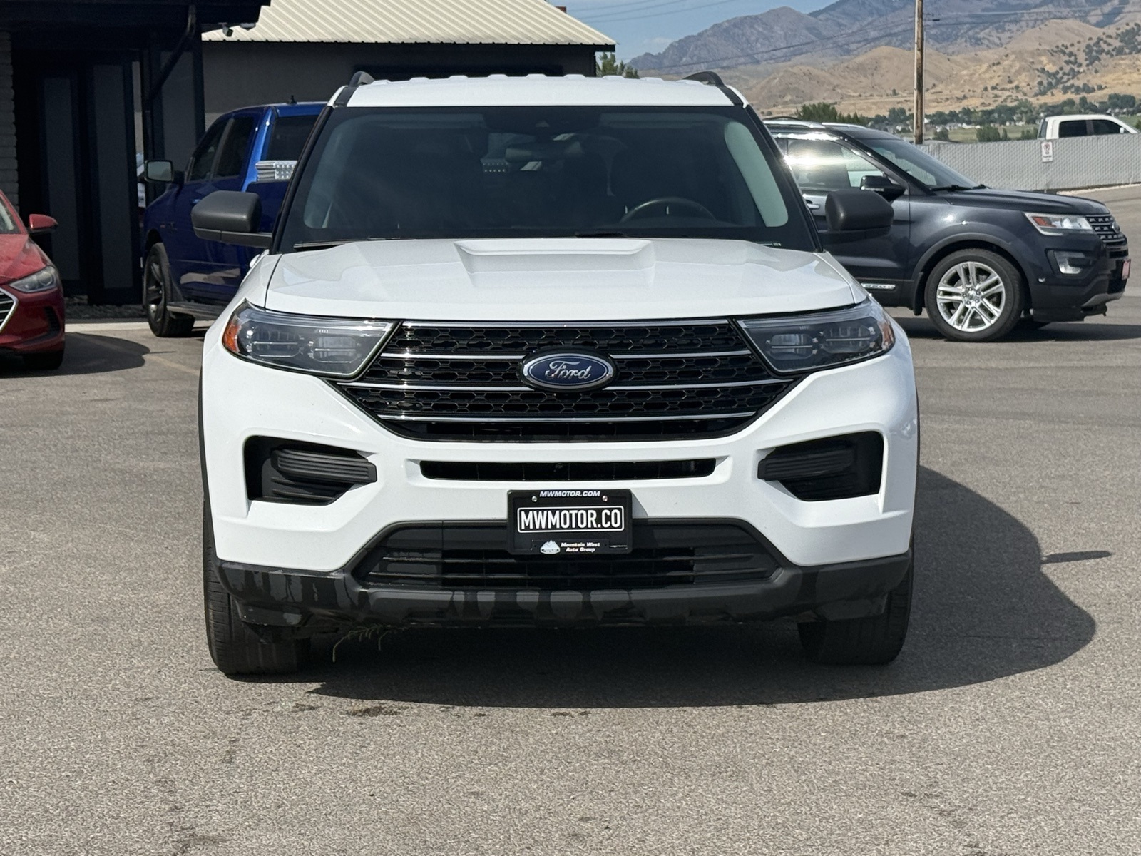 2022 Ford Explorer XLT photo 2